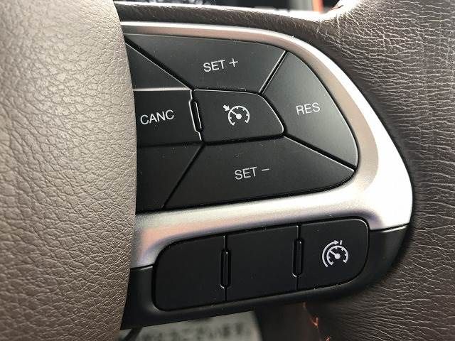 Jeep RENEGADE 2015-08 6845-6