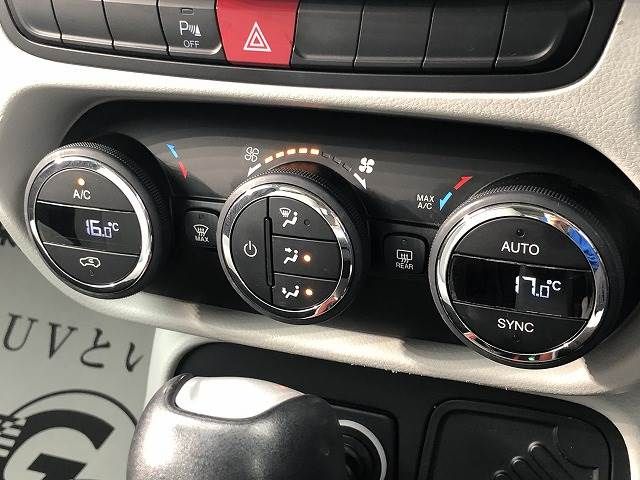 Jeep RENEGADE 2015-08 6845-9