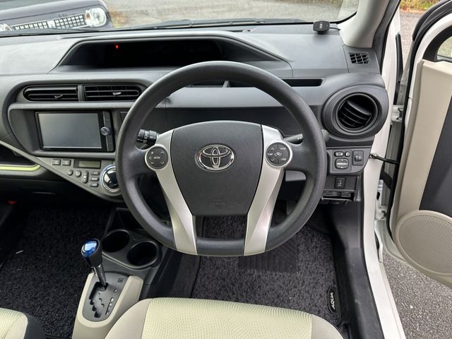 Toyota AQUA 2013-08 192760-2