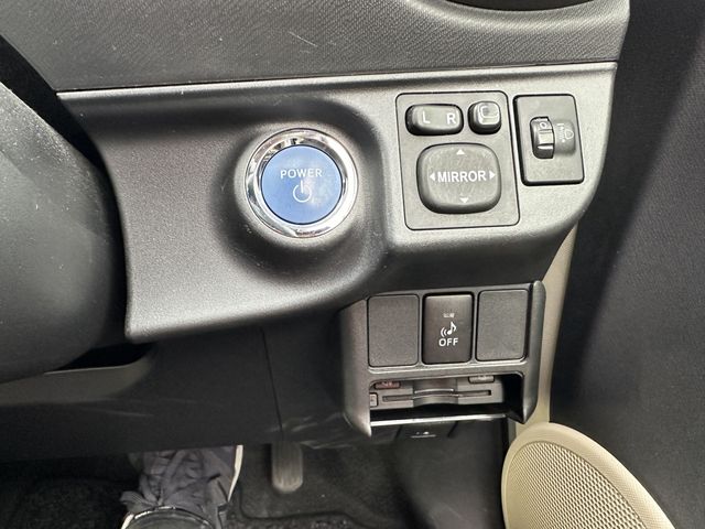 Toyota AQUA 2013-08 192760-13
