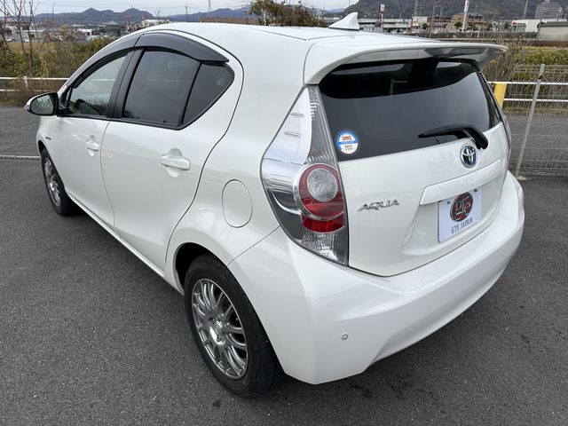 Toyota AQUA 2013-08 192760-4