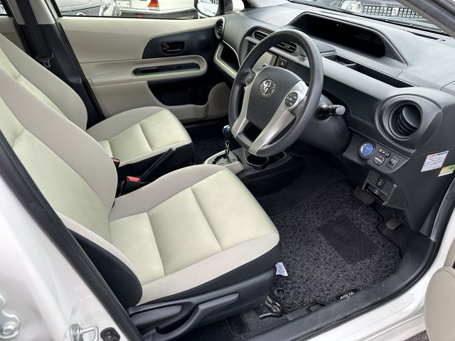 Toyota AQUA 2013-08 192760-1