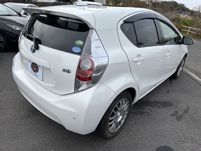 Toyota AQUA 2013-08 192760-5