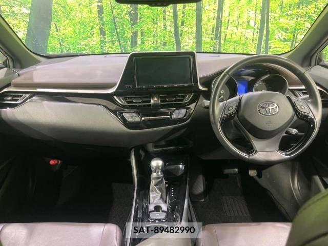 Toyota C-HR 2017-05 240682-1