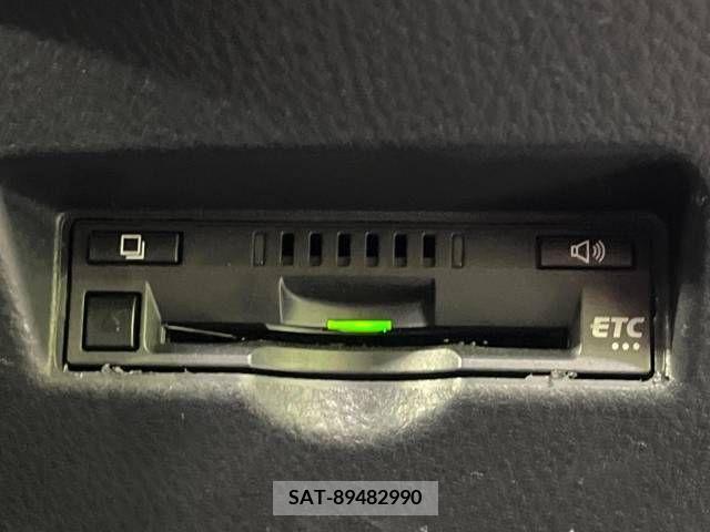 Toyota C-HR 2017-05 240682-8