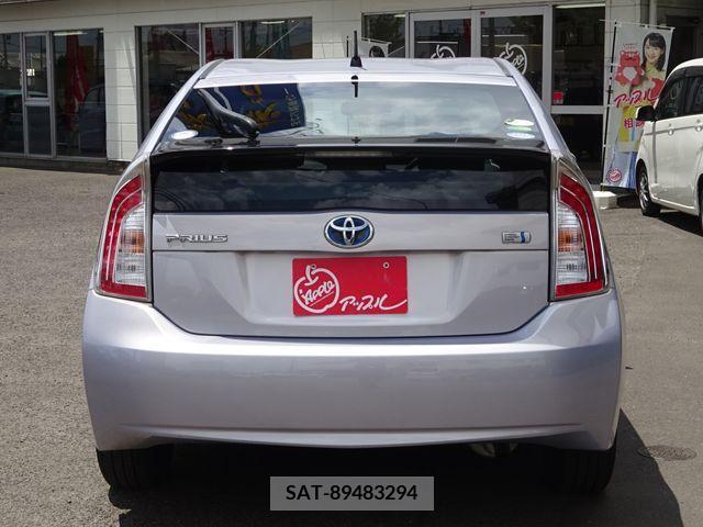 Toyota PRIUS 2013-05 326864-8