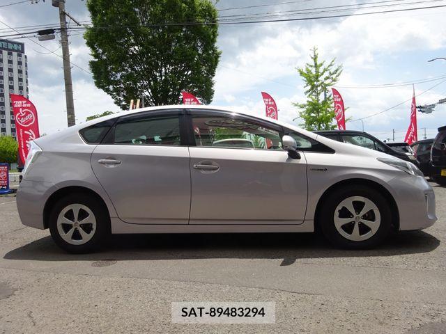 Toyota PRIUS 2013-05 326864-5