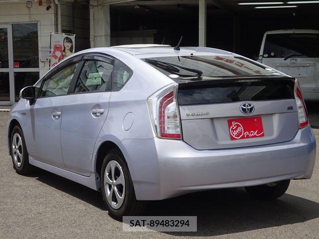Toyota PRIUS 2013-05 326864-4