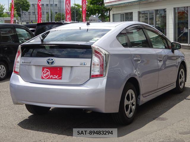 Toyota PRIUS 2013-05 326864-2