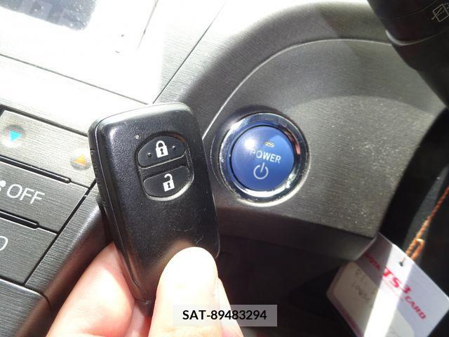 Toyota PRIUS 2013-05 326864-19