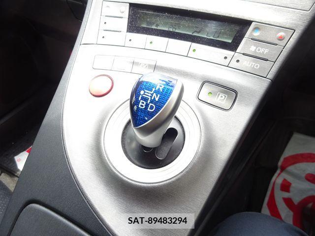 Toyota PRIUS 2013-05 326864-17