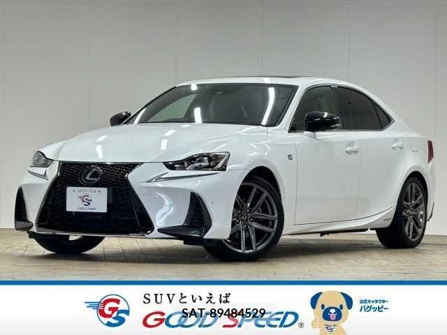 Lexus IS 2018-01 210847-0