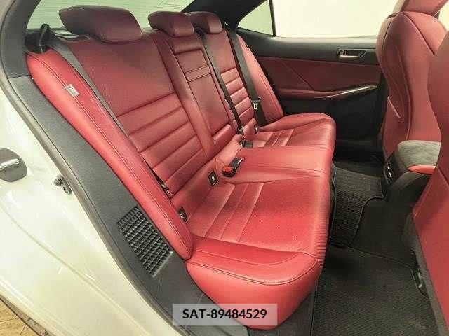 Lexus IS 2018-01 210847-5