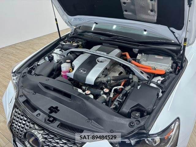 Lexus IS 2018-01 210847-17
