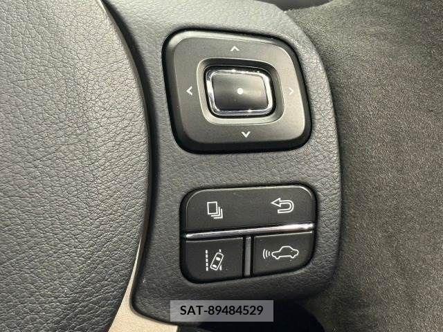 Lexus IS 2018-01 210847-9