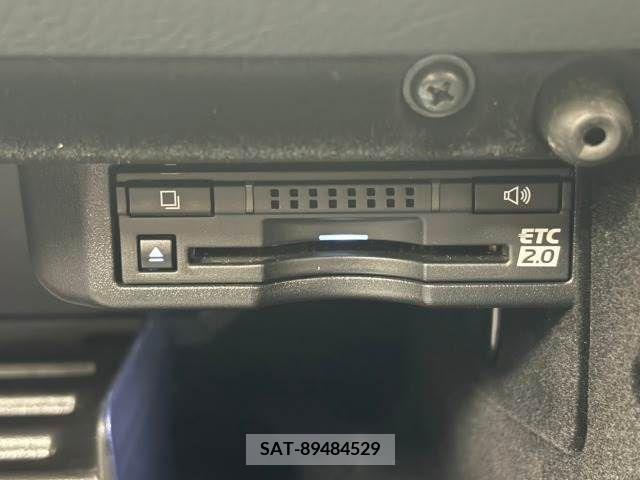 Lexus IS 2018-01 210847-11