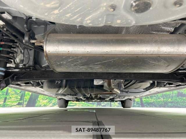 Toyota SIENTA 2022-10 383281-19