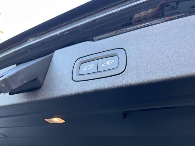 Volvo CROSS COUNTRY 2022-03 184486-8