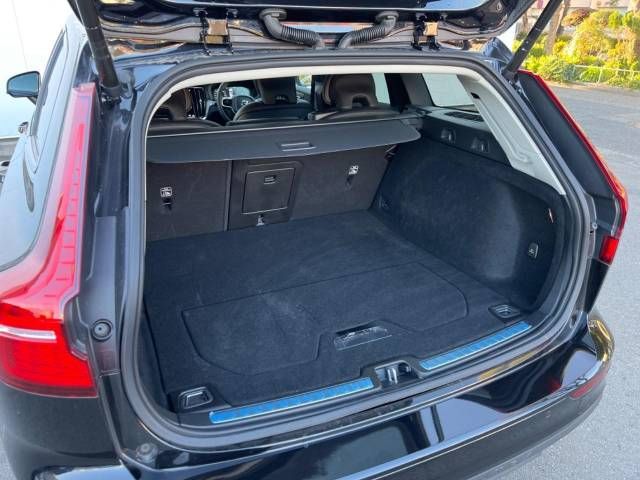 Volvo CROSS COUNTRY 2022-03 184486-13