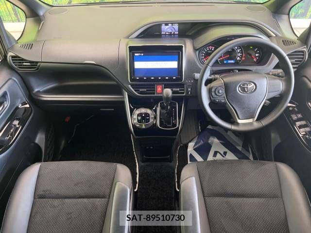 Toyota VOXY 2021-04 332569-1