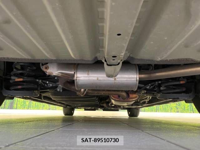 Toyota VOXY 2021-04 332569-18
