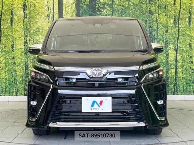 Toyota VOXY 2021-04 332569-14