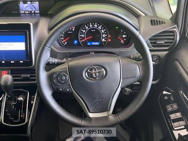 Toyota VOXY 2021-04 332569-13