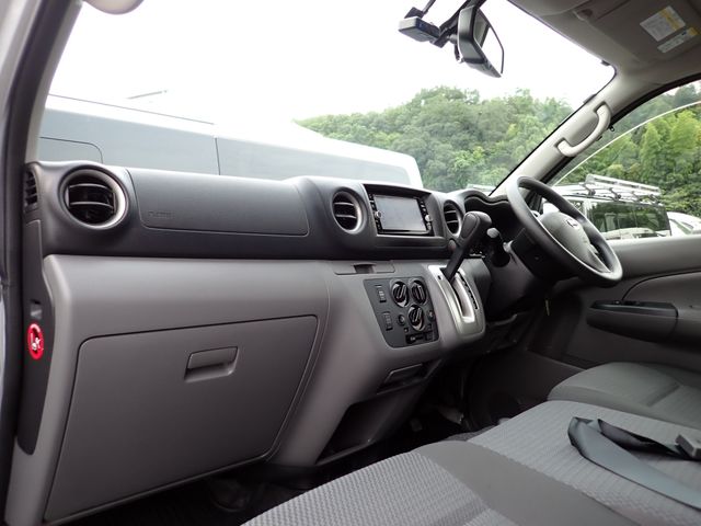 Nissan NV350 Caravan 2017-12 22230-20