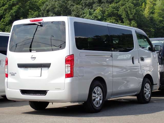Nissan NV350 Caravan 2017-12 22230-5
