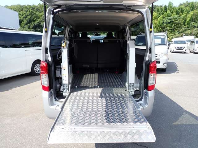 Nissan NV350 Caravan 2017-12 22230-2