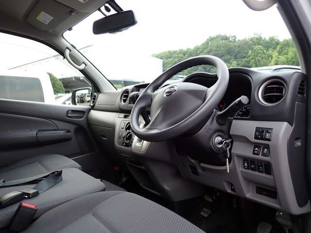 Nissan NV350 Caravan 2017-12 22230-17