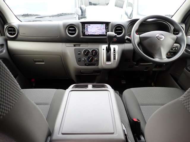 Nissan NV350 Caravan 2017-12 22230-9