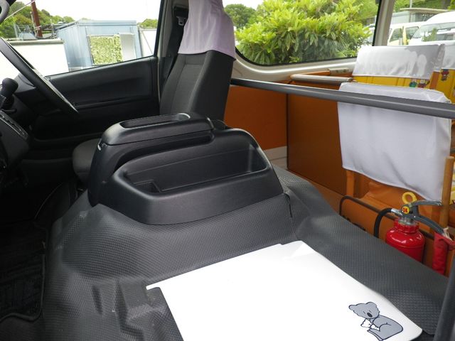 Toyota HIACE WAGON 2014-03 2763-4