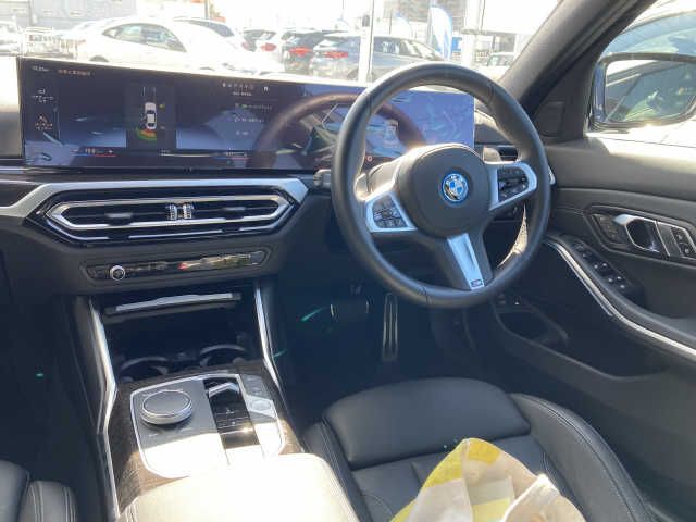 Bmw 3 SERIES 2022-12 24662-1