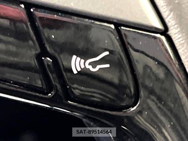 Toyota C-HR 2018-10 349443-3
