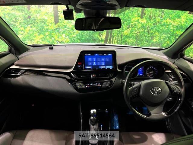 Toyota C-HR 2018-10 349443-1