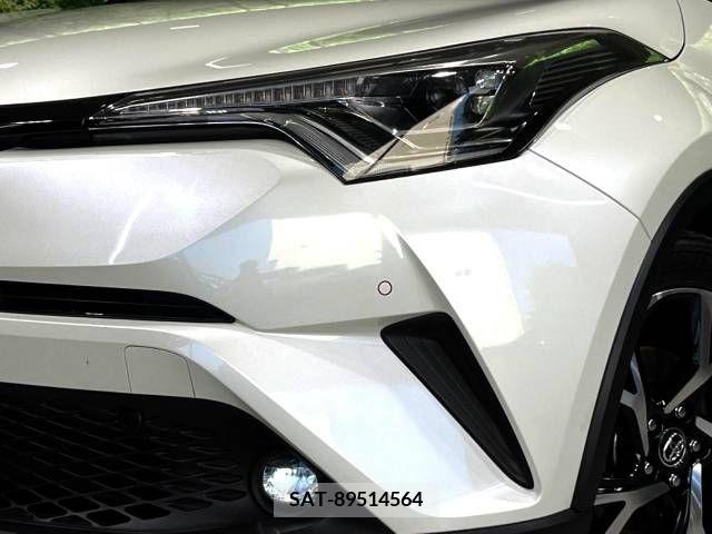 Toyota C-HR 2018-10 349443-12