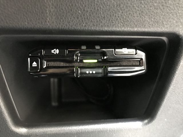 Toyota Pixis Mega 2021-08 28650-10
