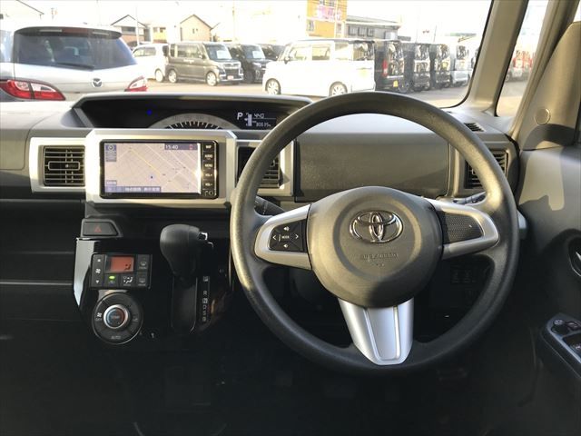 Toyota Pixis Mega 2021-08 28650-1