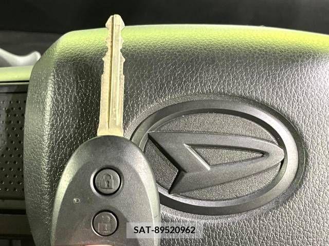 Daihatsu TANTO 2021-05 372947-5