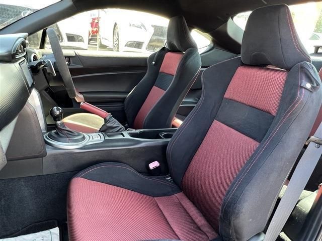 Toyota 86 2012-10 11579-18