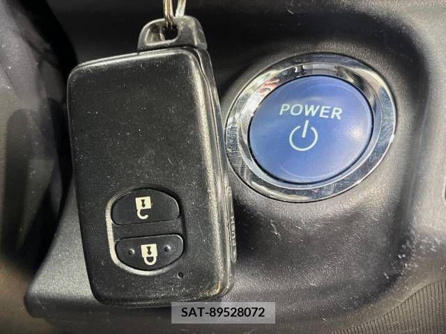 Toyota AQUA 2013-11 250291-4