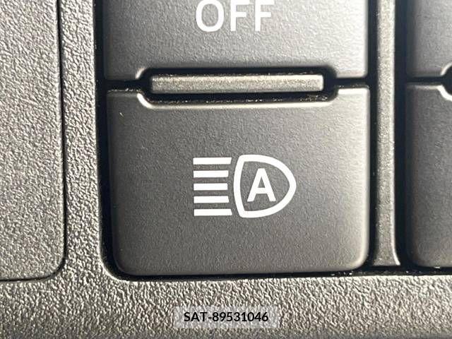 Daihatsu WAKE 2018-04 371085-7