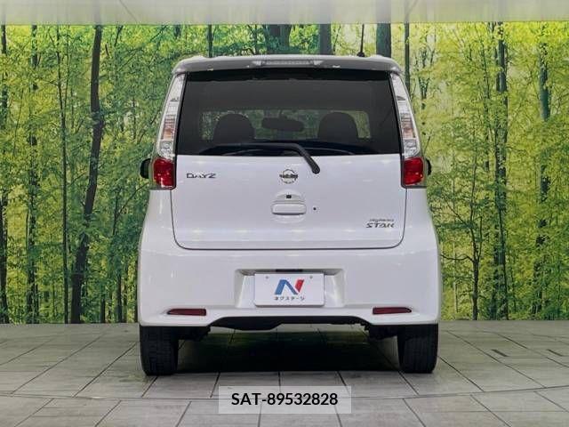 Nissan DAYZ 2013-12 358996-15