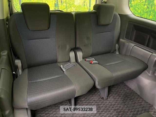 Toyota VOXY 2009-12 247929-11