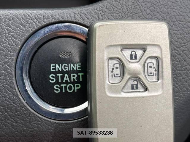 Toyota VOXY 2009-12 247929-6