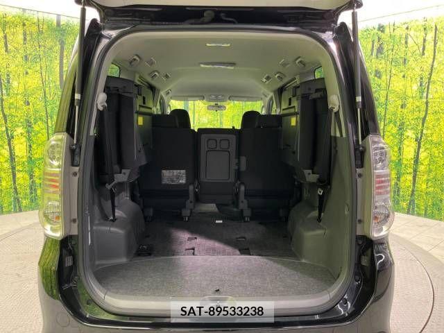 Toyota VOXY 2009-12 247929-12