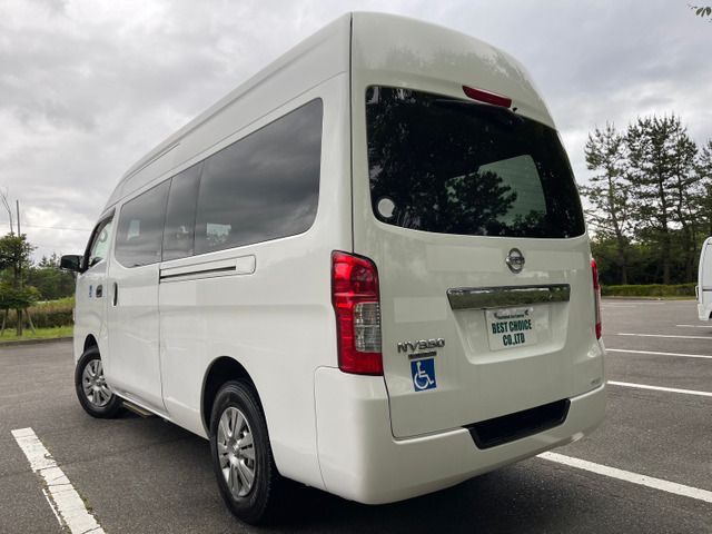 Nissan NV350 Caravan 2015-04 3183-4
