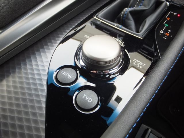 Lexus GS 2017-02 2422-24