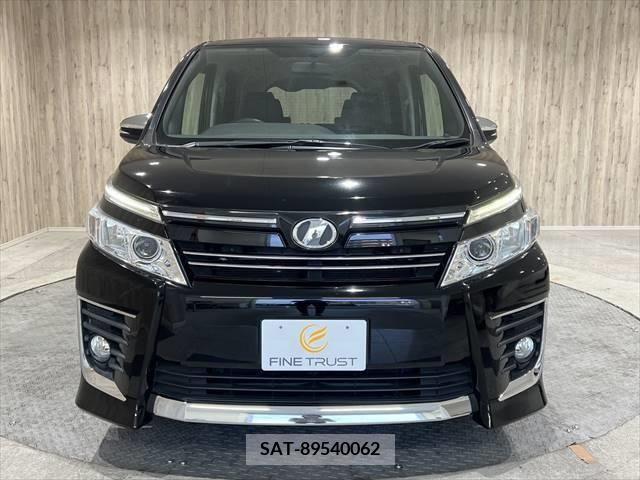Toyota VOXY 2015-12 290048-1